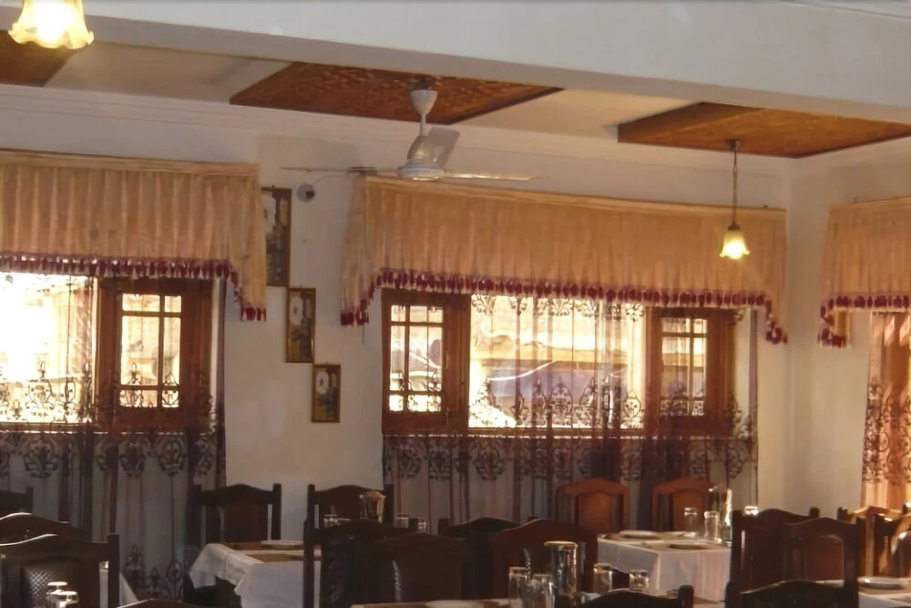 Hotel Akbar At Dal Lake Ghat Number 1