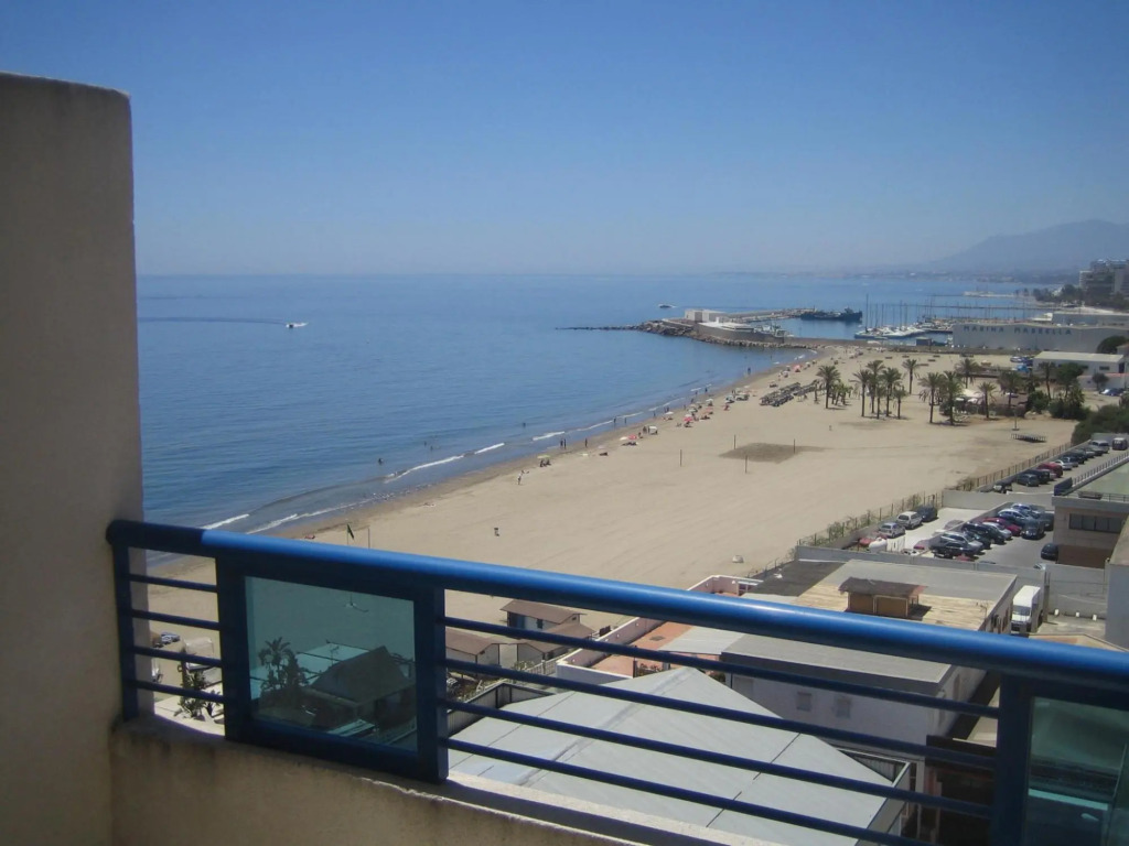 Frontal Sea Views Penthouse 382