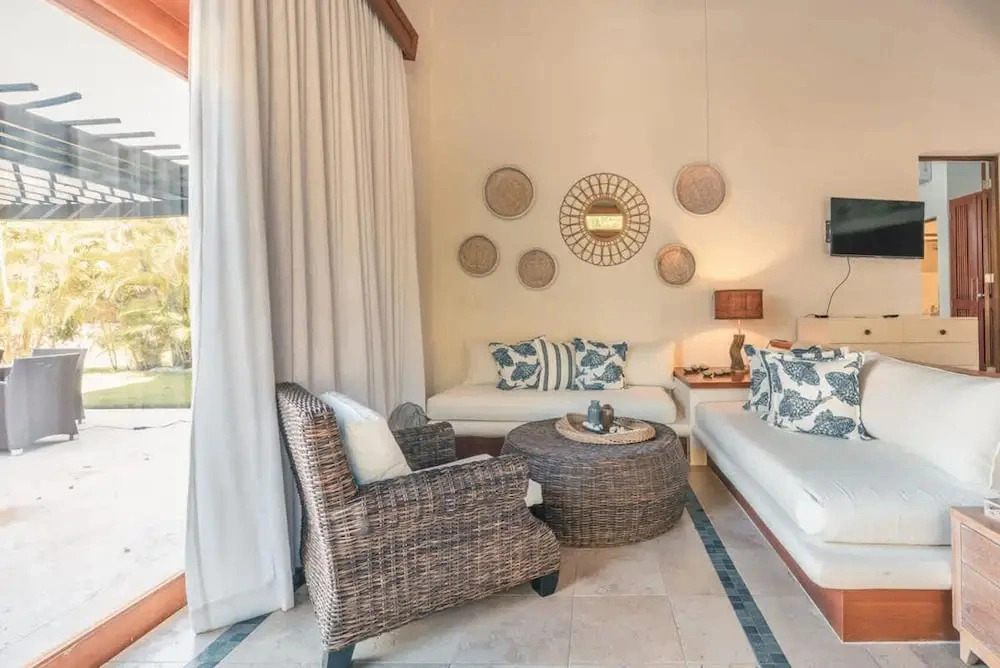 Tropical Villa With Pool at Green Village B843