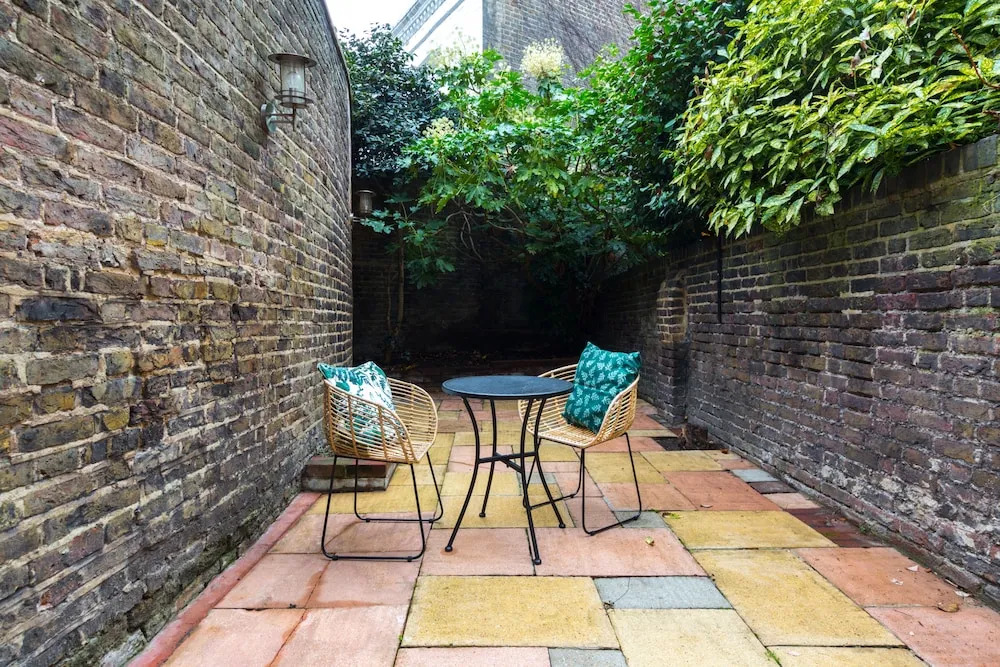 The Earl's Court Retreat - Modern & Central 2BDR with Garden