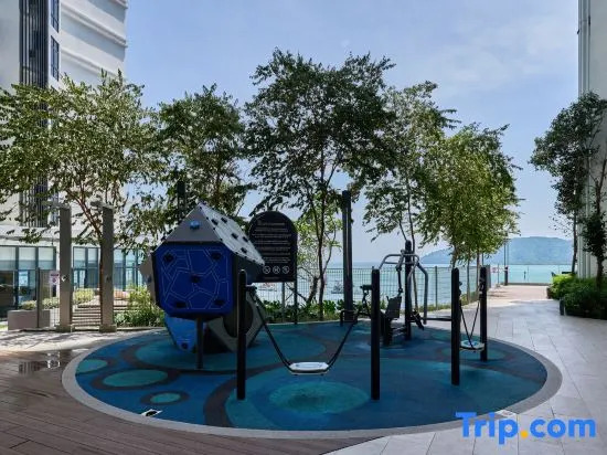 The Shore by HF Suites