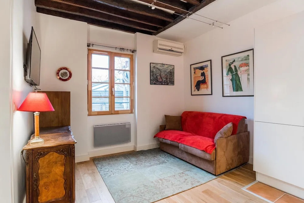 Temple - Le Marais Apartment