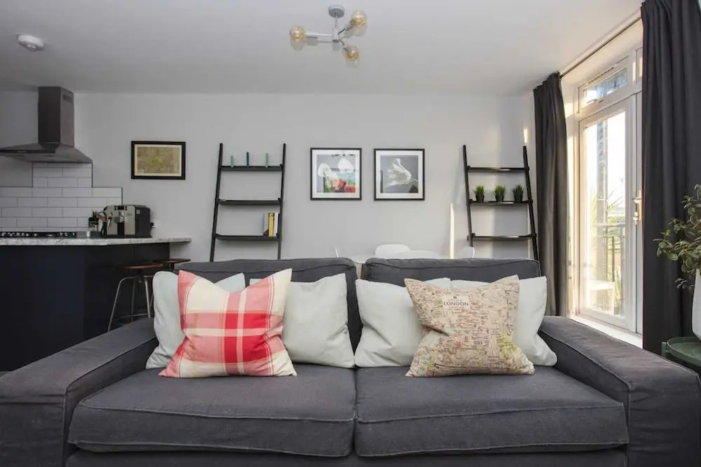 Lovely 2 Bedroom Flat Near Whitechapel Station