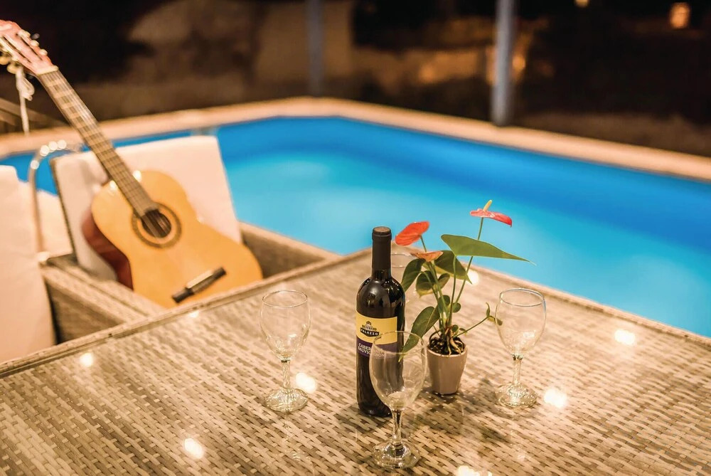 Amazing Home in Brodarica With Wifi and 6 Bedrooms