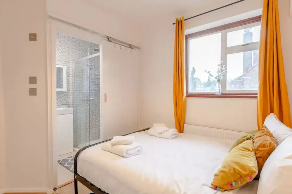 Central 3 Bedroom House With Garden