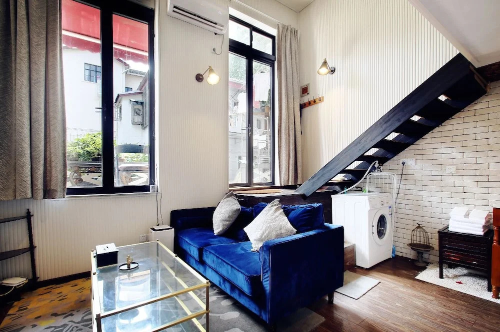 Vivian's Apartment