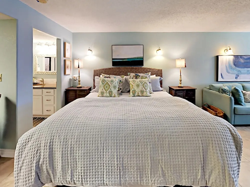 114 Sea Breeze - One Bedroom Condo