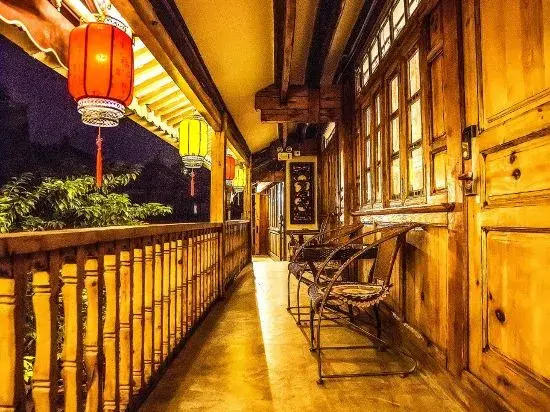 Aojia Courtyard (Lijiang Old Town North Gate Dashuiche)