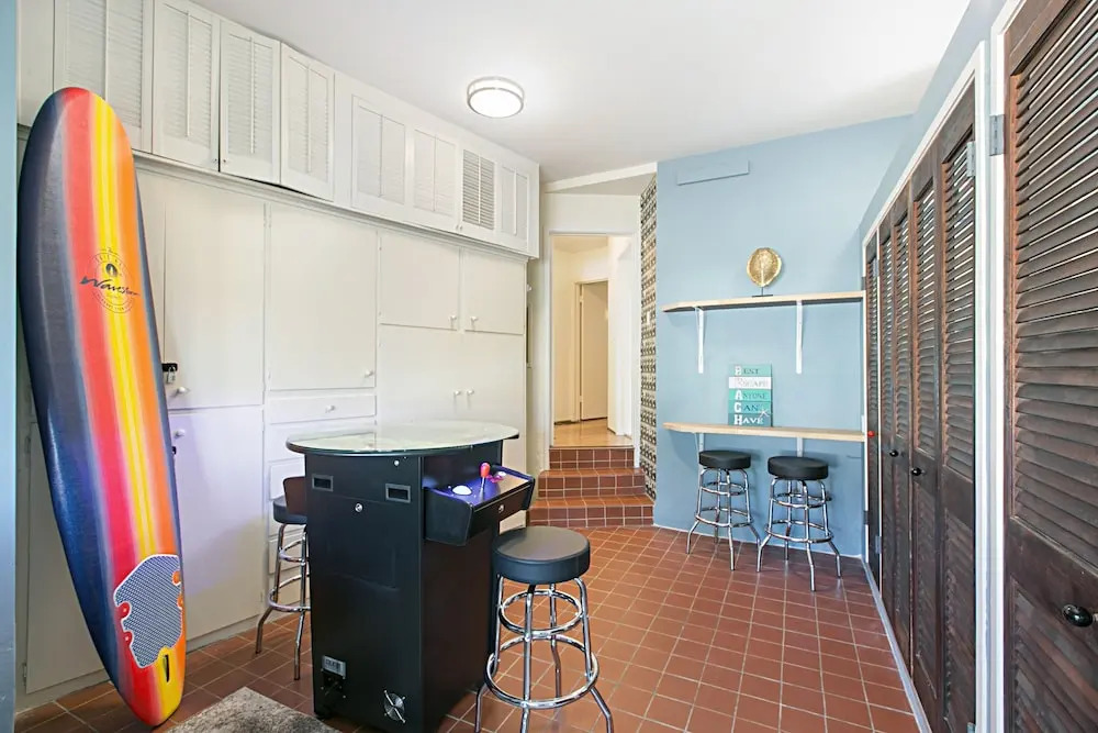Ocean-view Ge Getaway With Huge Fenced Yard 5 Bedroom Home