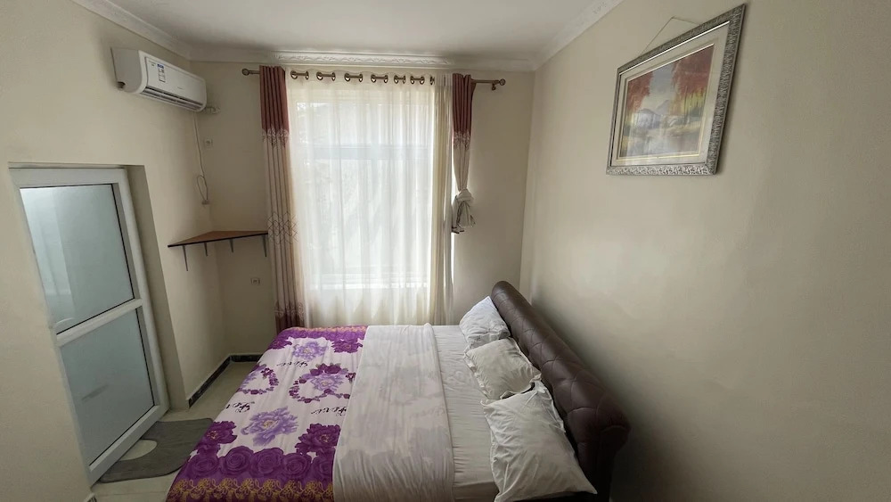 Lao Tangren Restaurant & Guesthouse