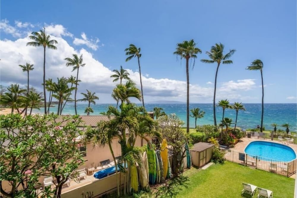 Kamaole Nalu, #303 2 Bedroom Condo by RedAwning