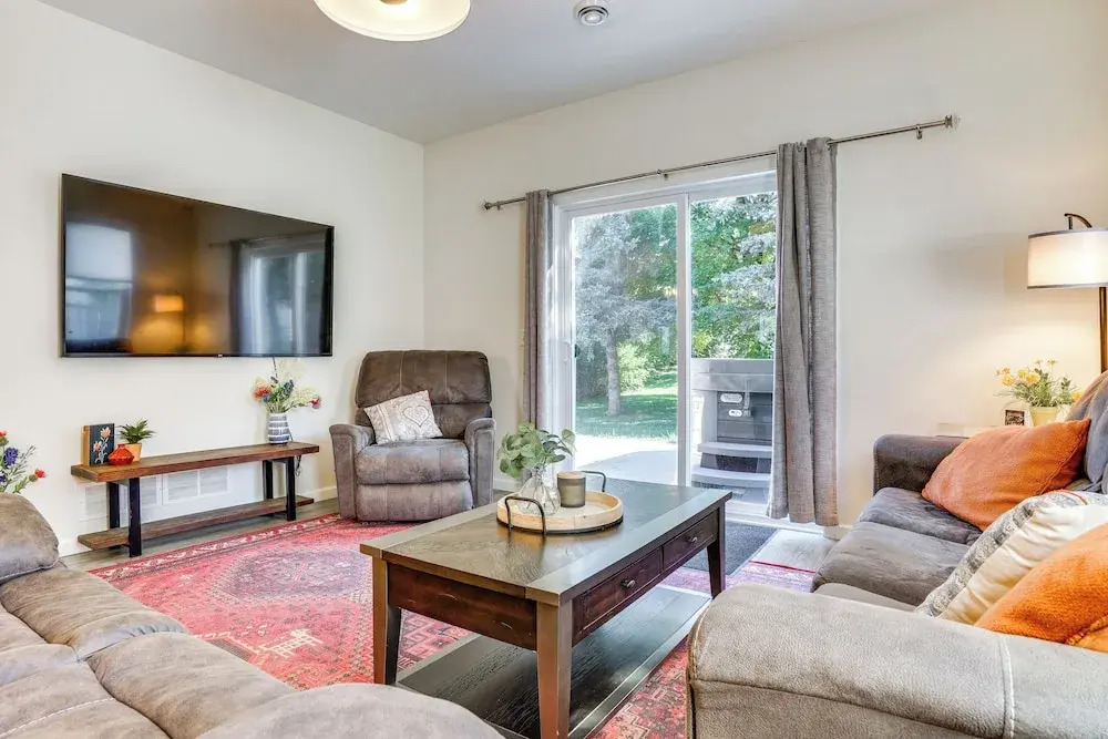 Mankato Getaway w/ Game Room & Salt Water Hot Tub!