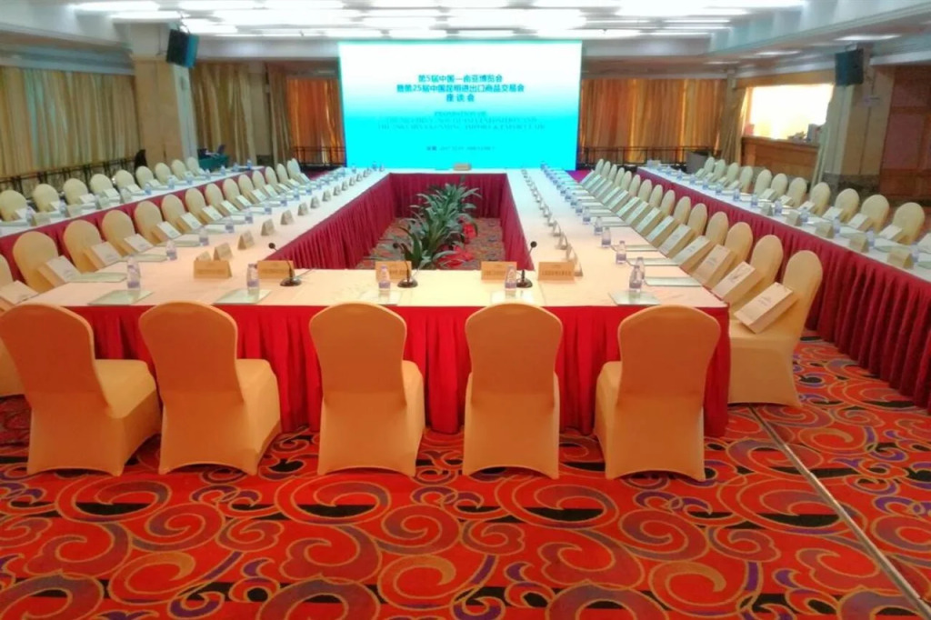 Golden Lustre Hotel