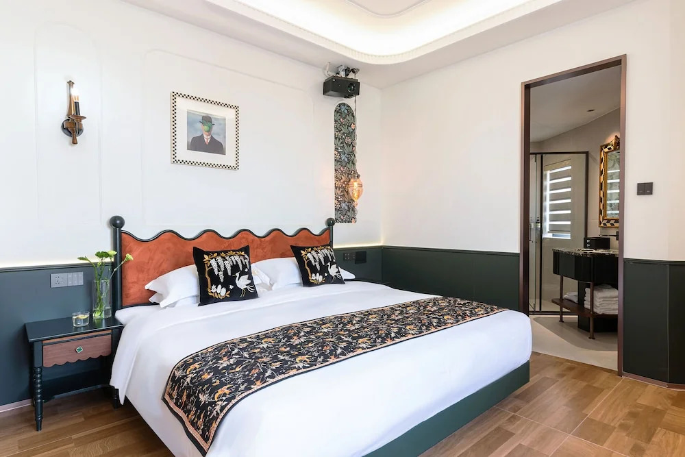 Vishan Garden Trendy Hostel