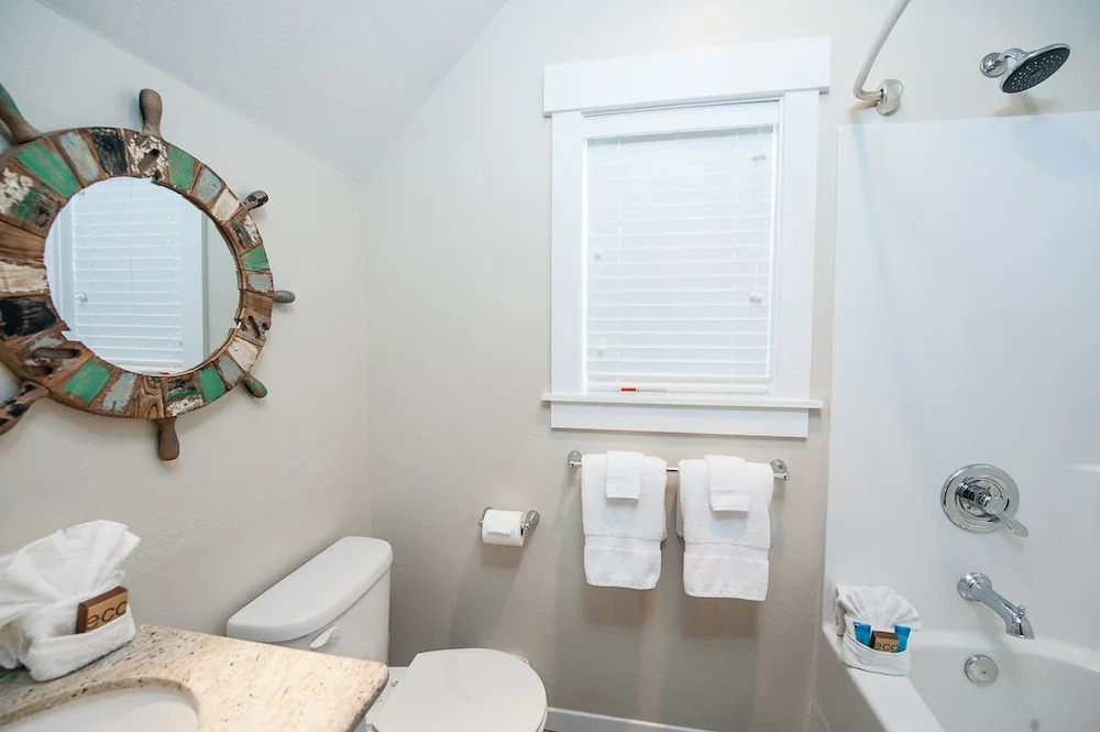 Bit of R'n R 3 Bedrooms 3.5 Bathrooms Home