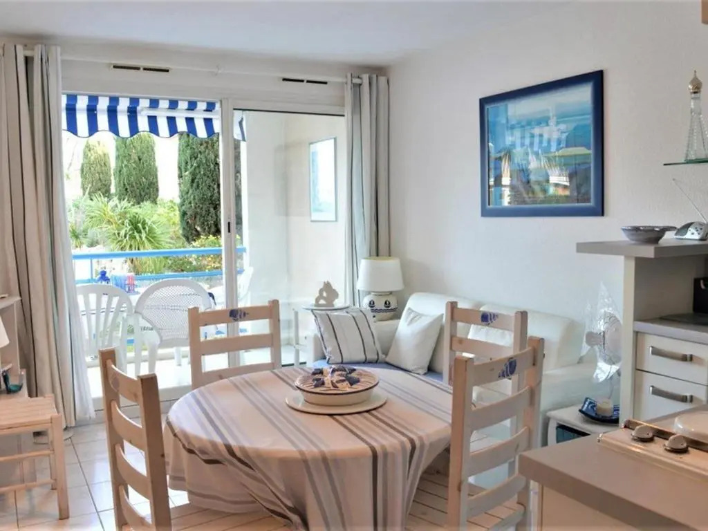 Appartement Le Lavandou, 2 pièces, 4 personnes - FR-1-251-227