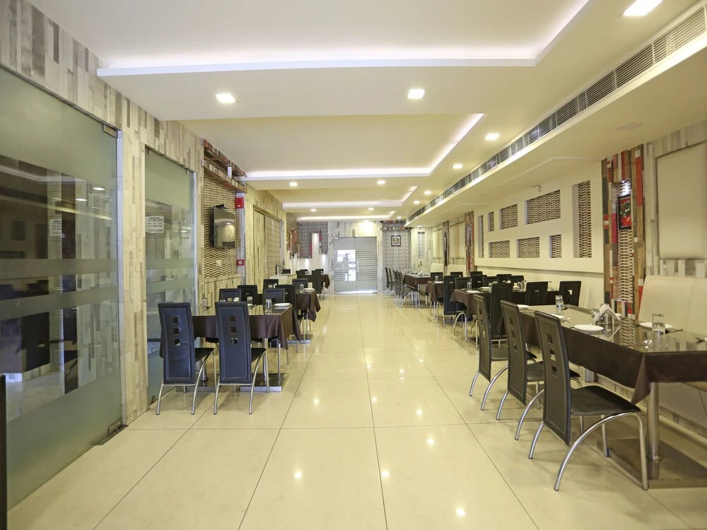 OYO 4772 Park Grand Hotel & Resort