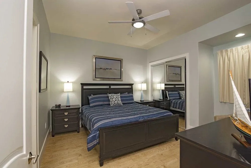 Turquoise Place 1904d 3 Bedrooms 3.5 Bathrooms Condo