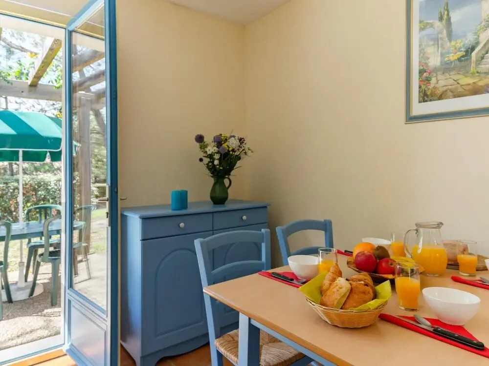 Provencal-style Maisonette With Communal Pool