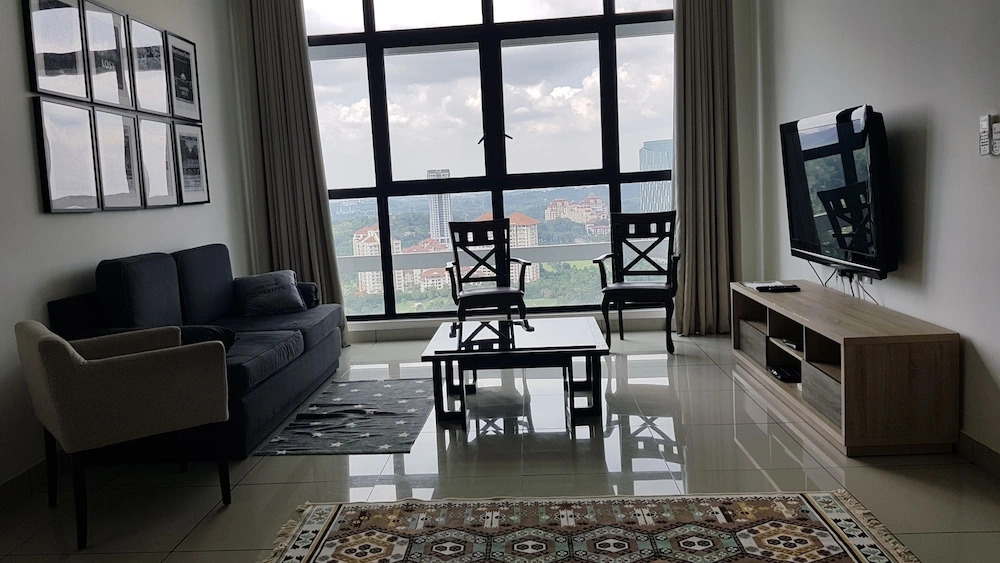 Alyssa Conezion Suite