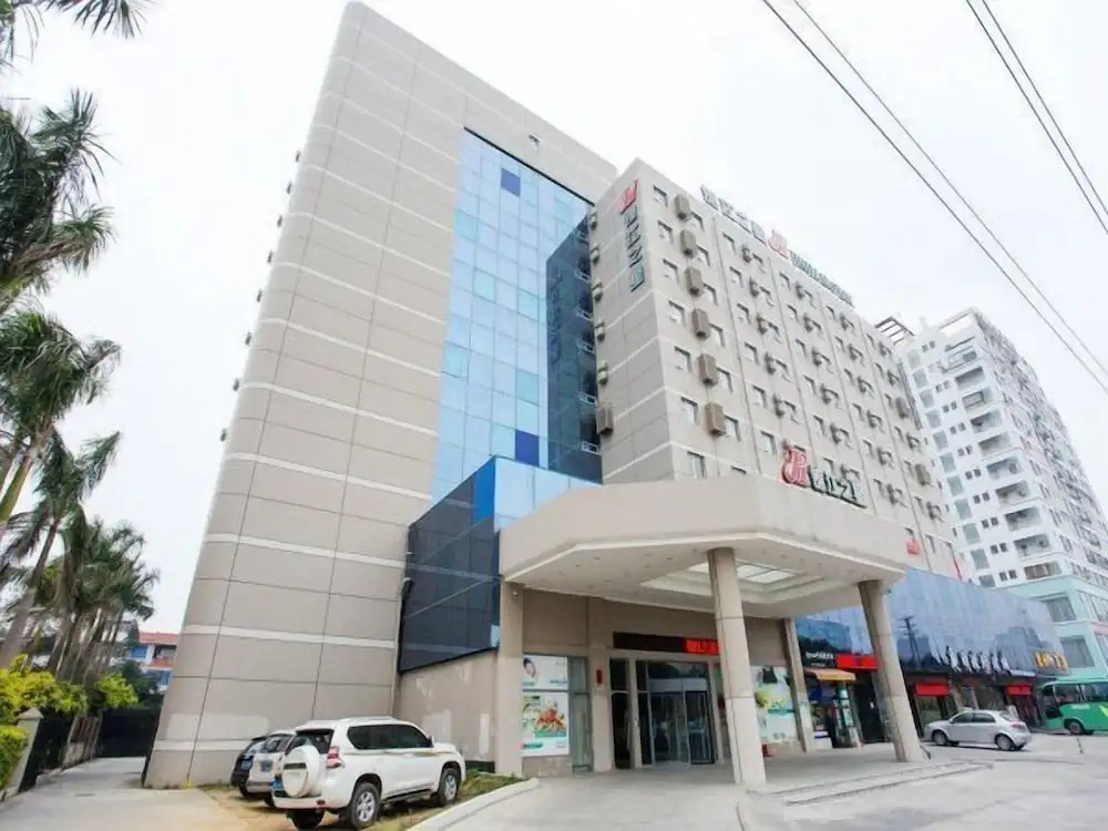 Jinjiang Inn Beihai Beibuwan Square Branch