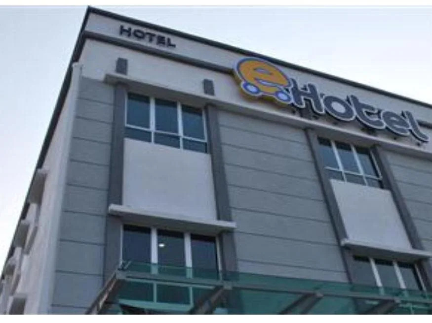 Coastline Hotel