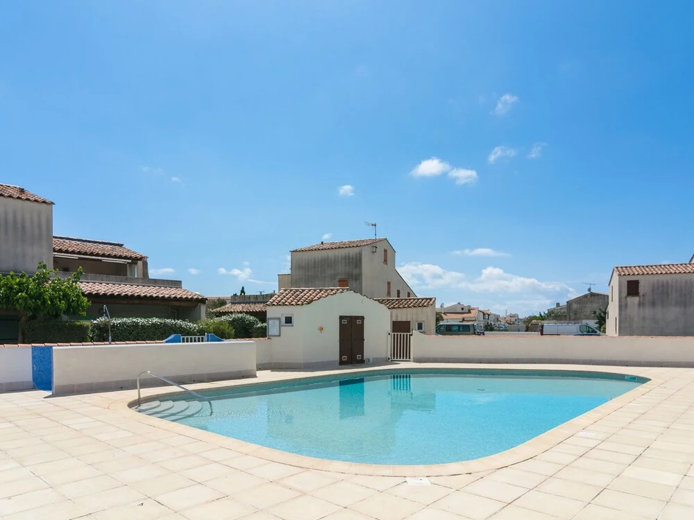 Vintage Holiday Home in South of France by the Sea