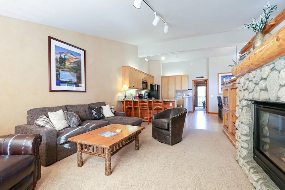 Snowcreek 967 3 Bedrooms 3 Bathrooms Townhouse