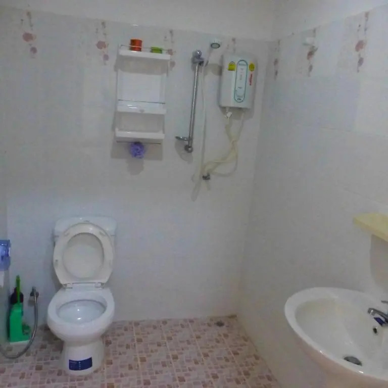 1 Double bedroom apartment with Pool and extensive Kitchen diningroom