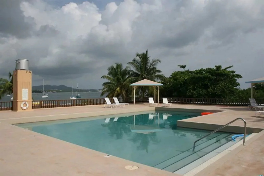 Hotel on the Cay