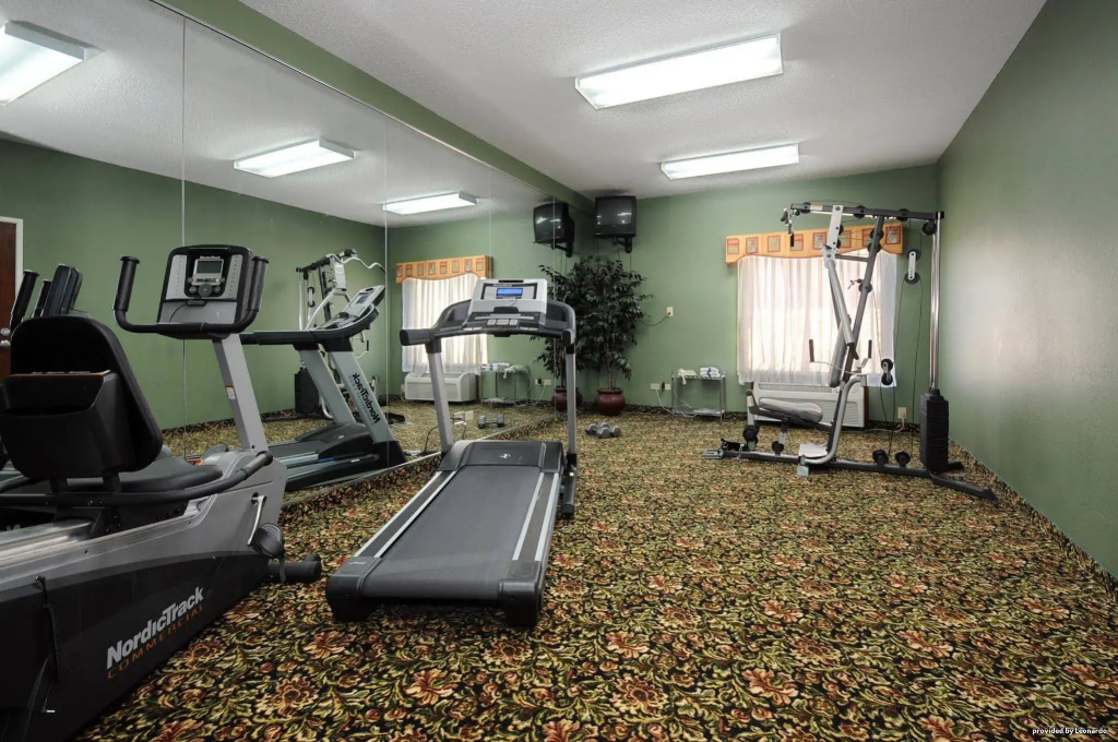 Best Western Crossroads Inn