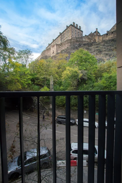 Luxury 1 Bed Castle View Apartment