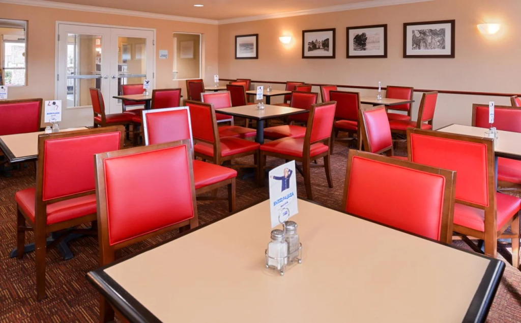 Holiday Inn Express & Suites Watsonville by IHG