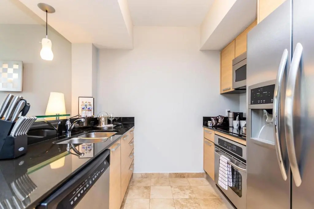 Marenas Resort Sunny Isles 25 Floor Ocean view 1/1