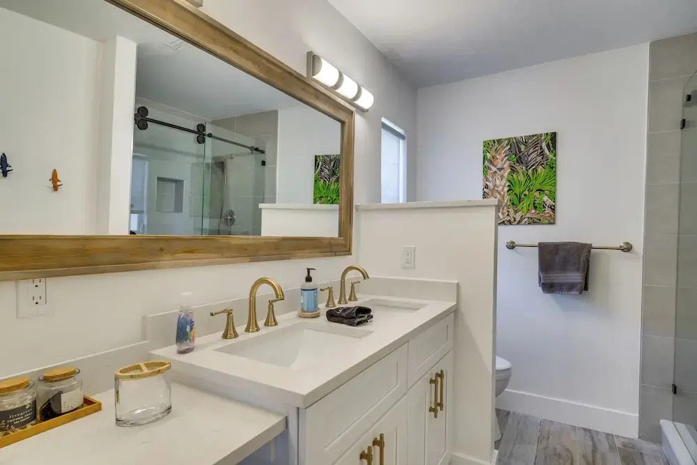 Swim, Fish & Boat: Beachy Home in Cape Coral!