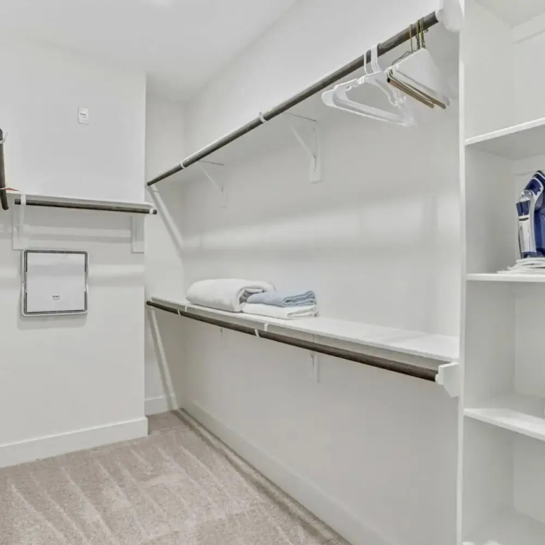 Luxury Urban Retreat Near Key Houston Locations