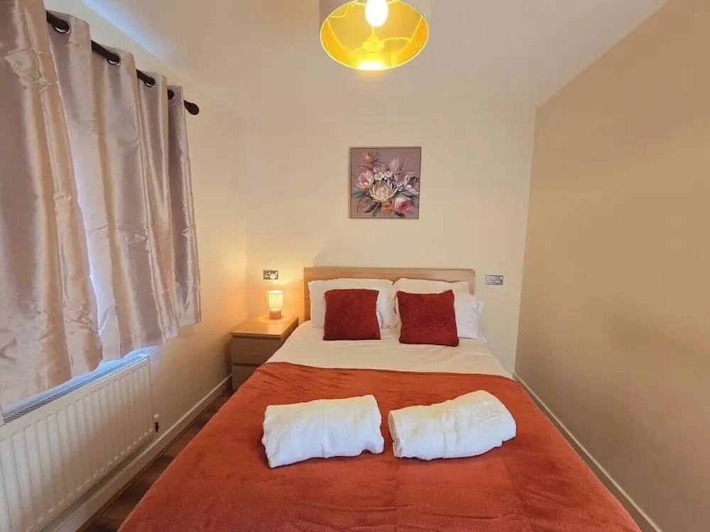 Bright 4-bed Swansea Getaway With Parking