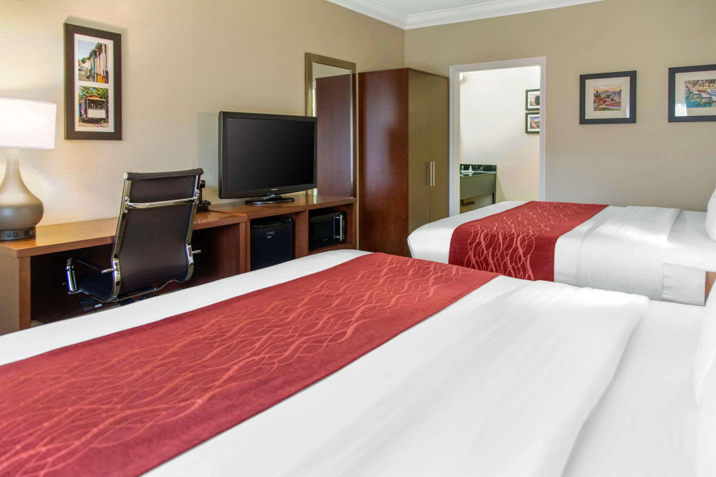 Comfort Inn & Suites San Francisco Airport North