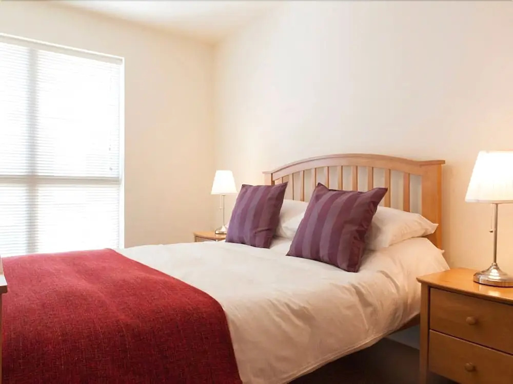 Sunny Apartment off Grand Canal Square Dublin 2