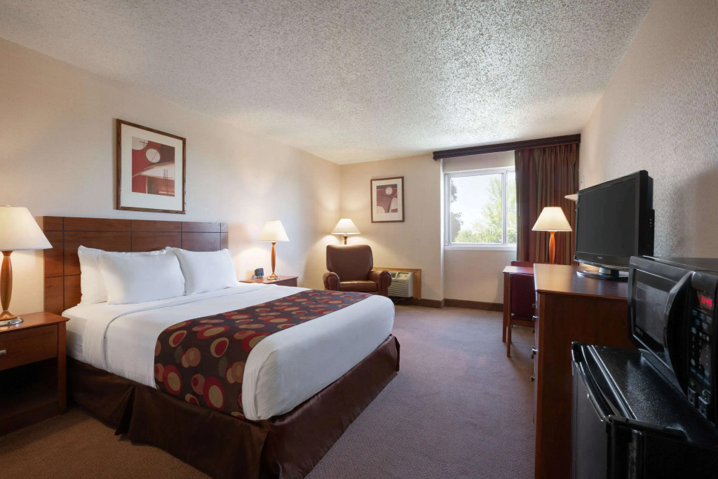 Ramada by Wyndham Bismarck