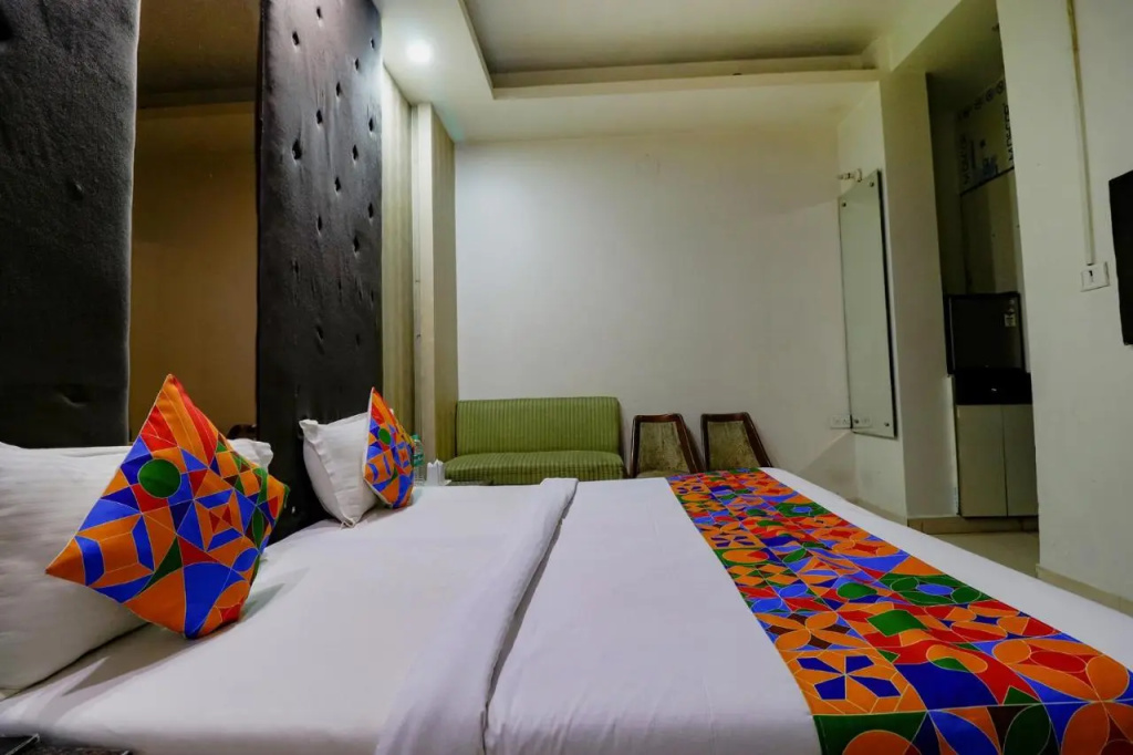 FabHotel Yug Villa