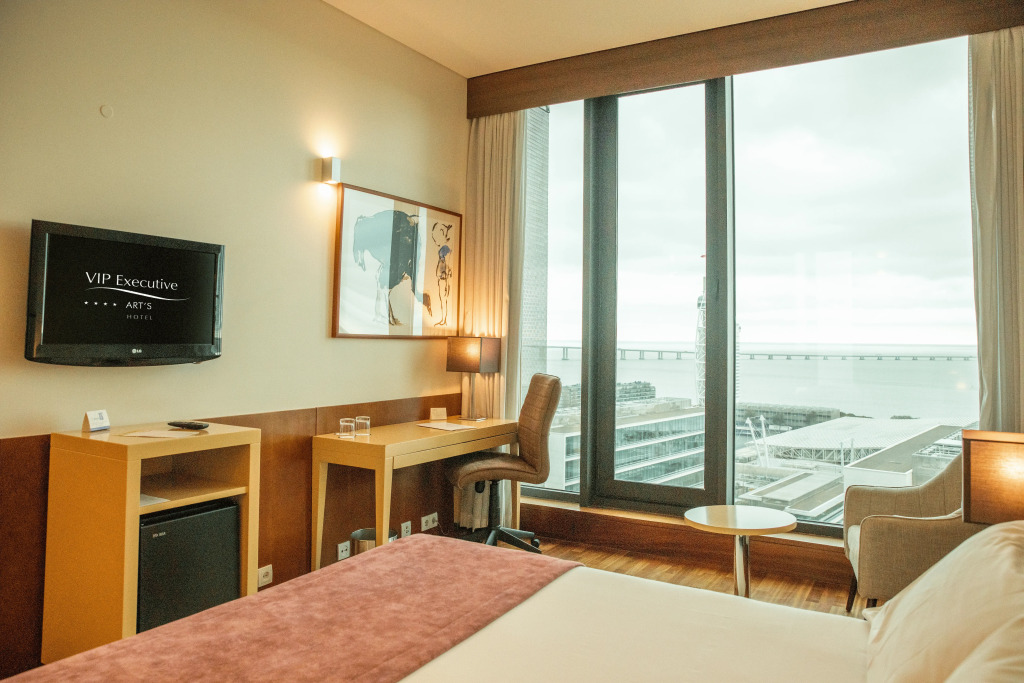 VIP Executive Arts Hotel