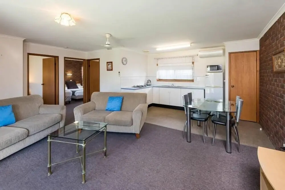 Lakes Jakaranda Holiday Units