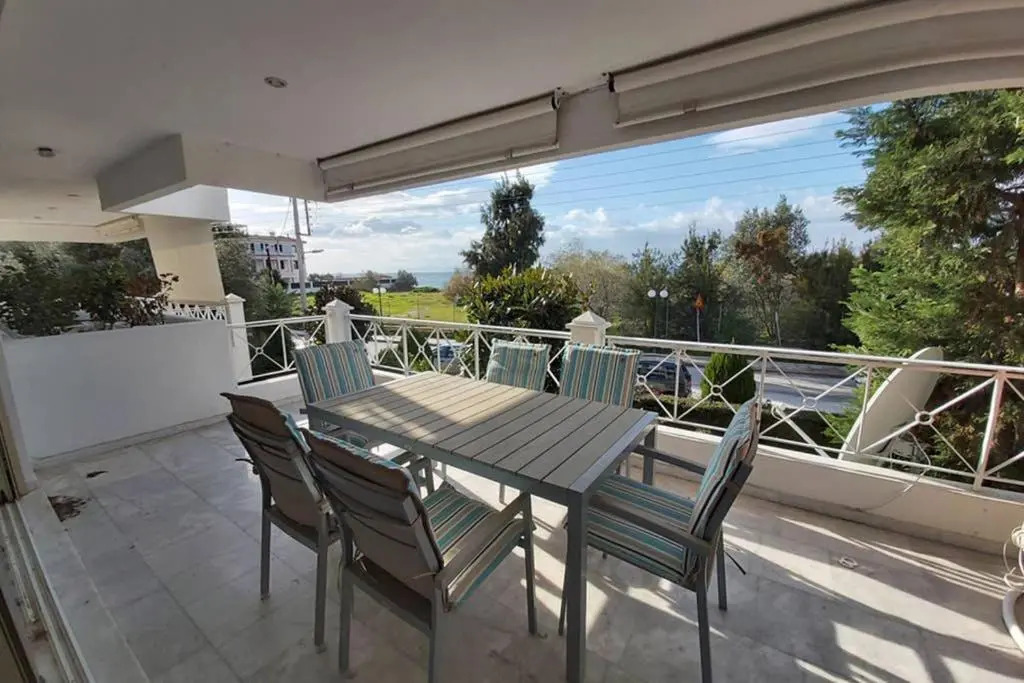 Luxury beachfront 3 bedroom apartment in Kavouri beach, Athens
