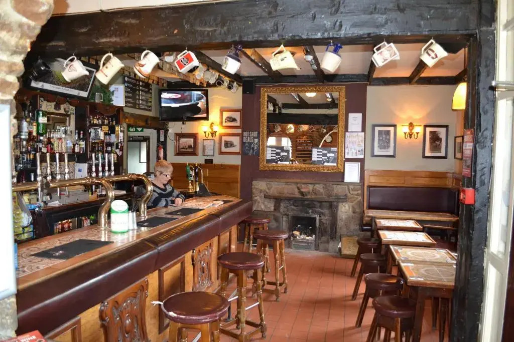 Oak Tree Inn