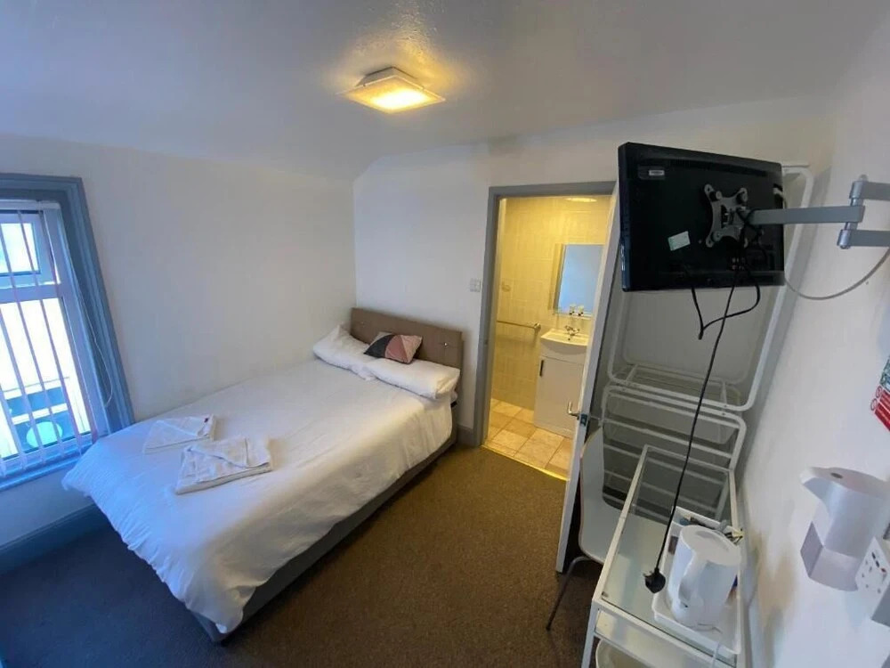 Arnies Hotel