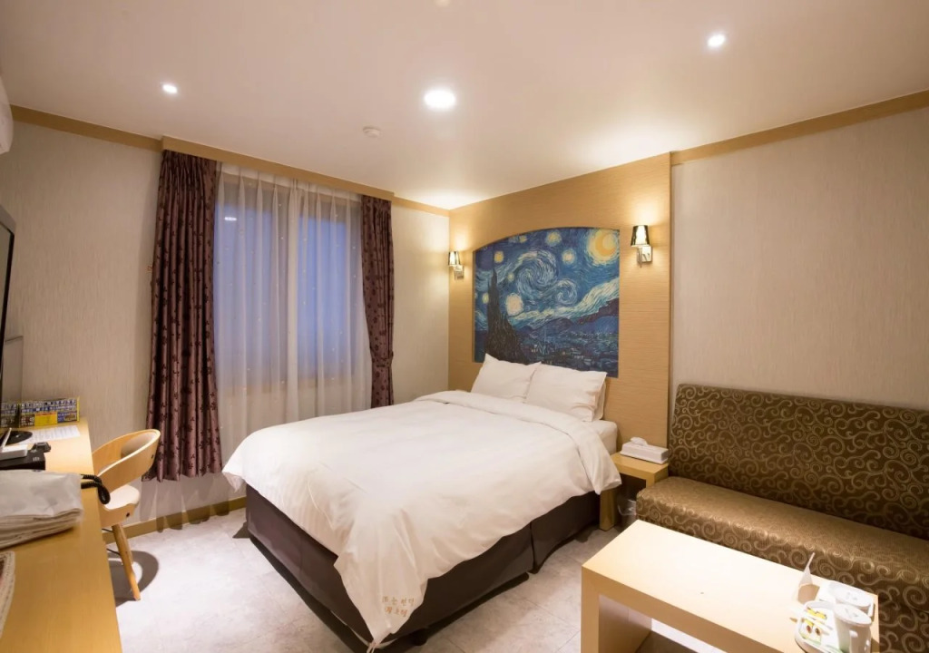 Hotel Bom