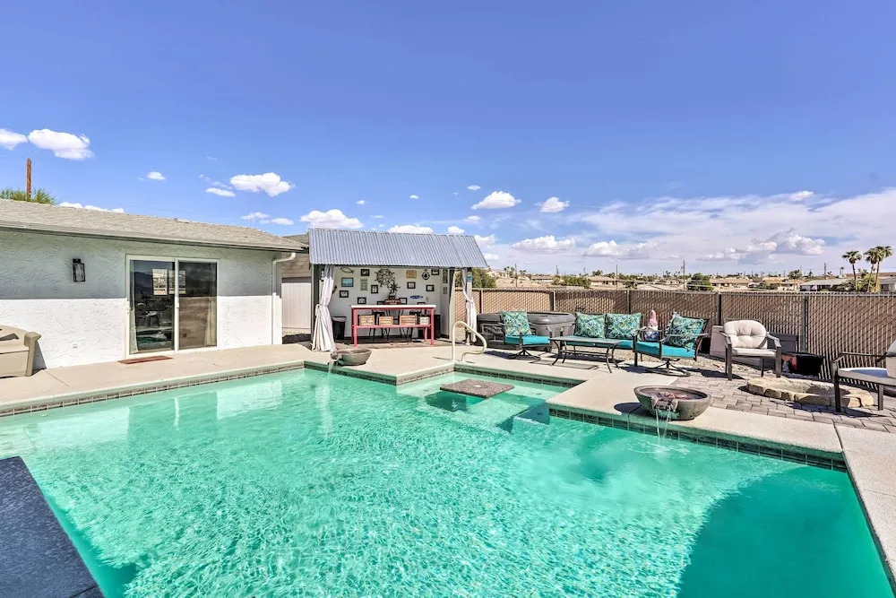 2 Mi to Lake Havasu State Park: Home w/ Pool!