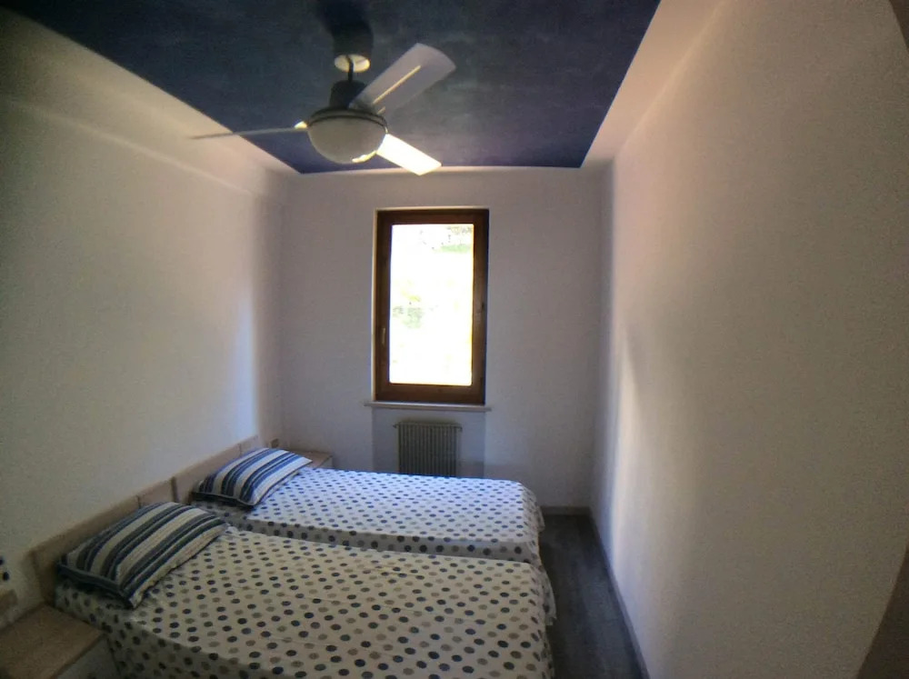Large Apartment With Garden 100 Meters From The Lake