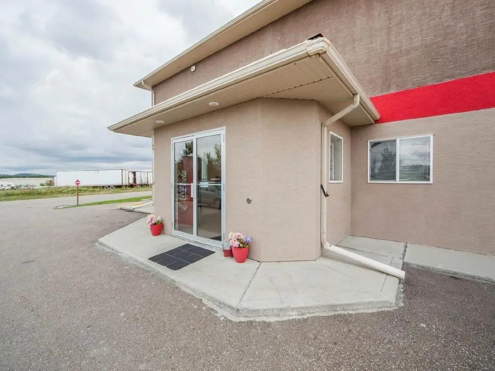 Coast Innisfail Hotel